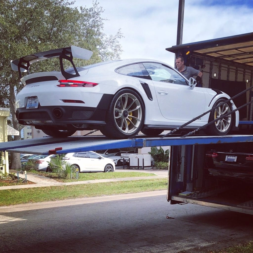 Liftgate / Low-Clearance Loading